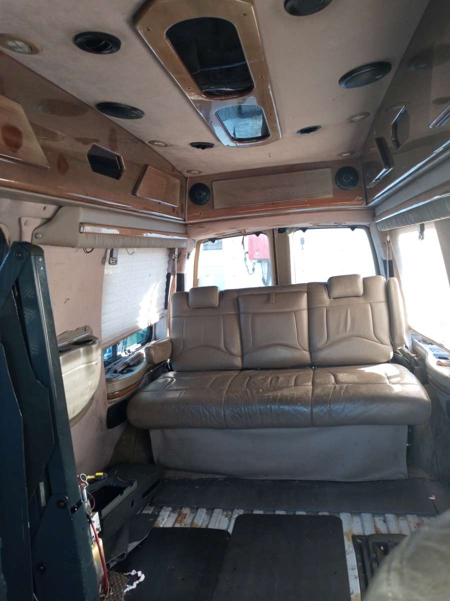 wheelchair van with ramp