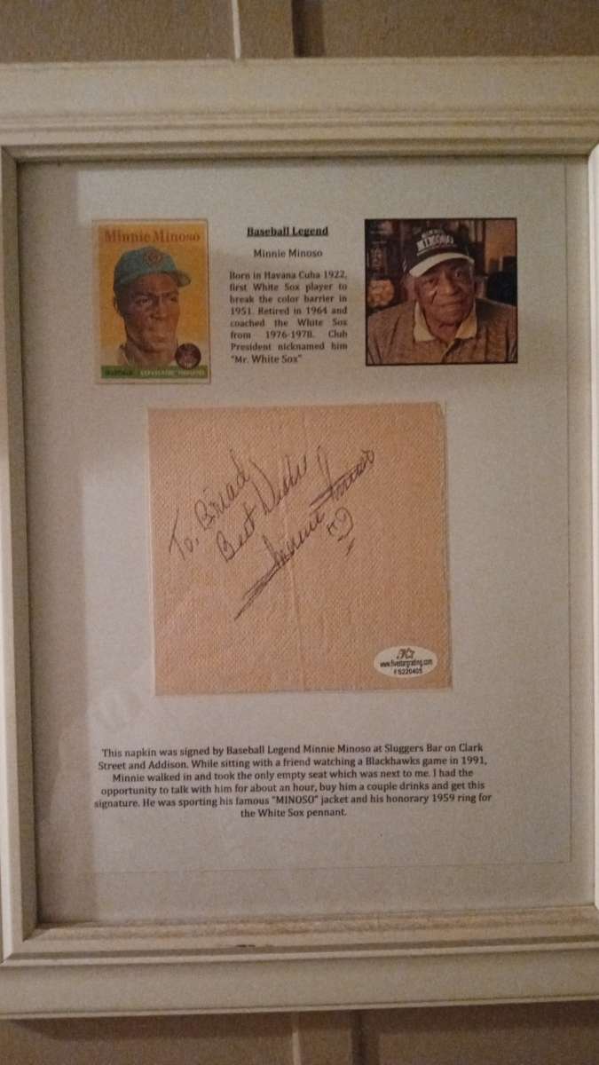 Minnie Minnoso autograph