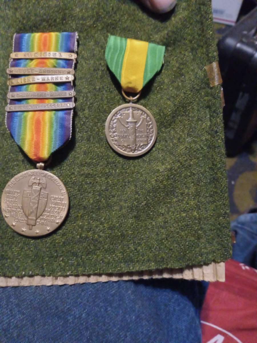 old war medal perfect condition