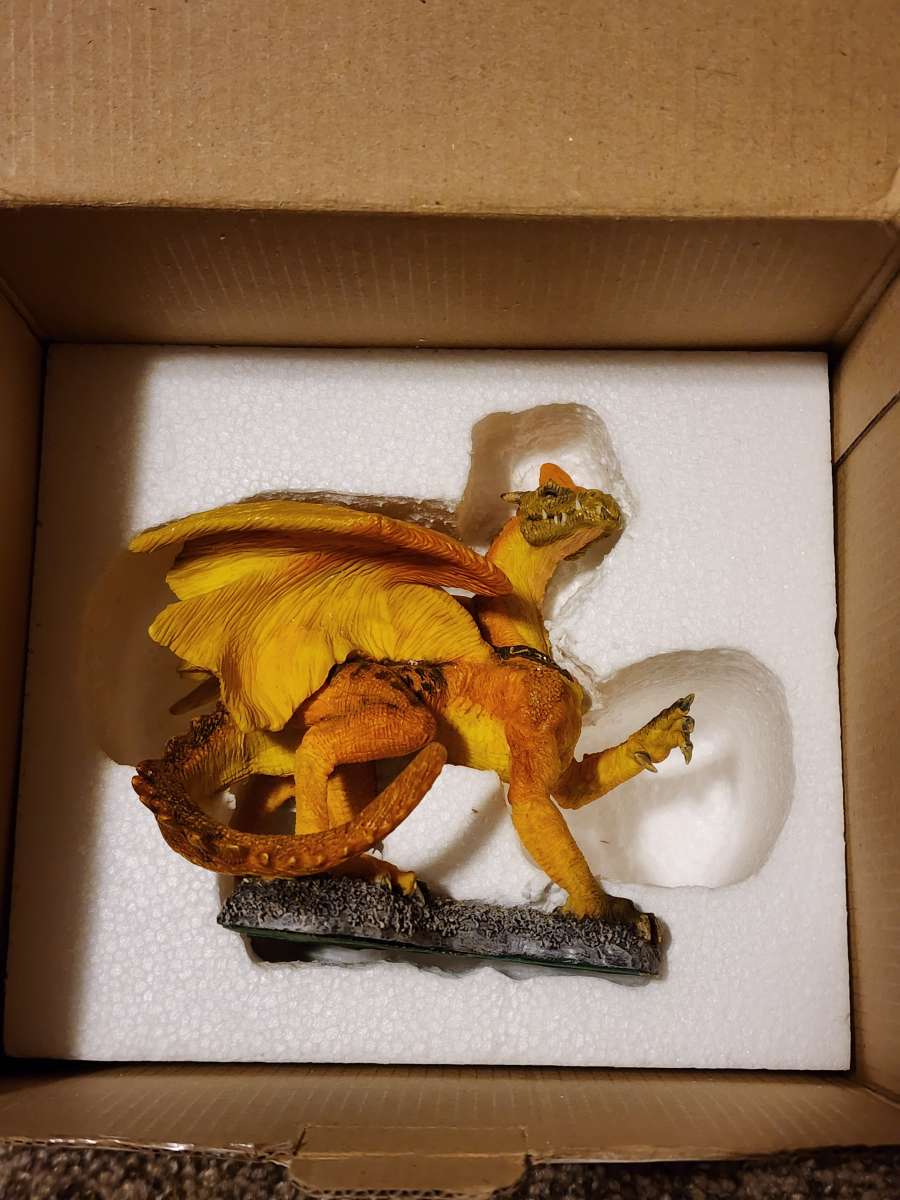 Danbury Mint Fabulous Dragons  Grindalyx Collectible