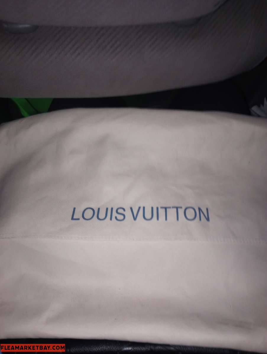 LV purse