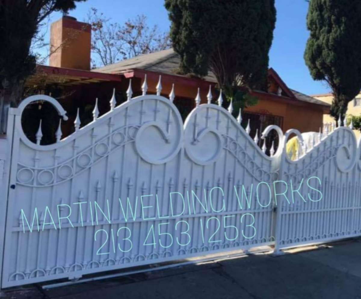 sliding gate