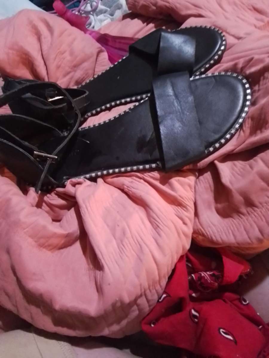 woman sandals with rhinestone