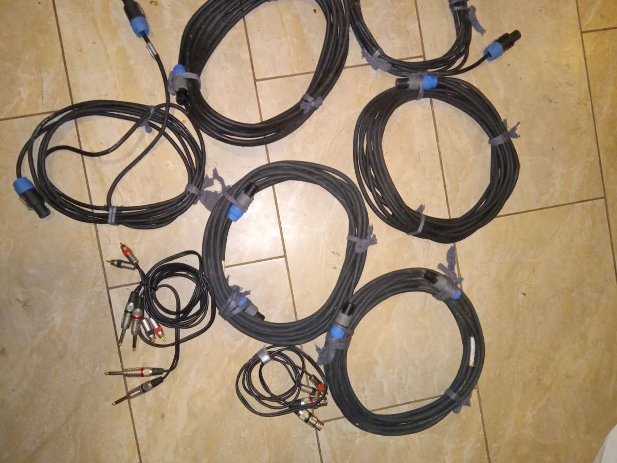 Estoy vendiendo sonido completo cerwin vega en 1350