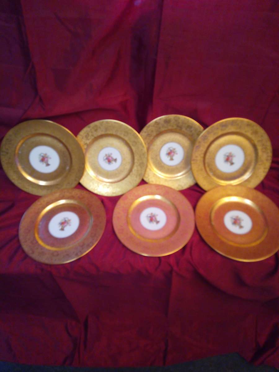 7 GOLD ANTIQUE CHINA PLATES