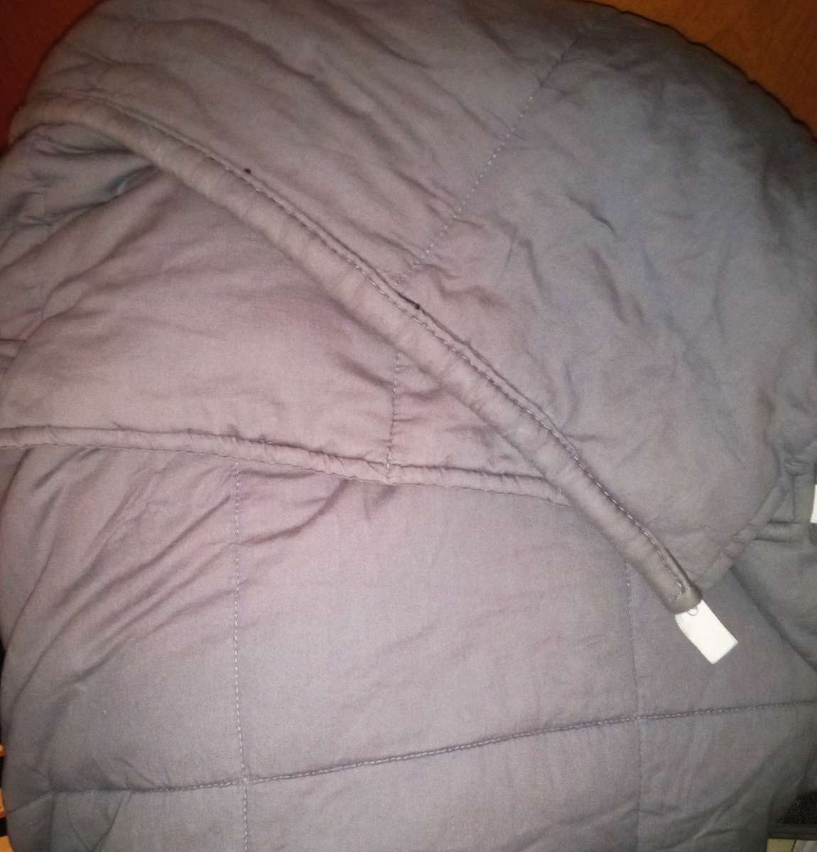 an adult full size weighted blanket