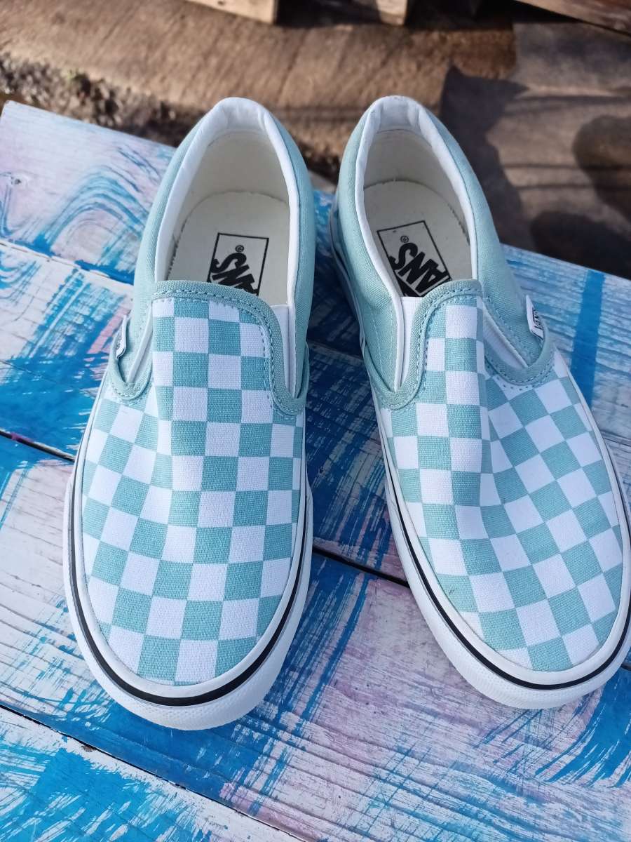 vans light blue brand new size 6