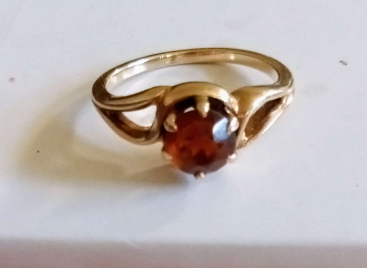Rare 10K Yellow Gold Almandine Garnet Ring