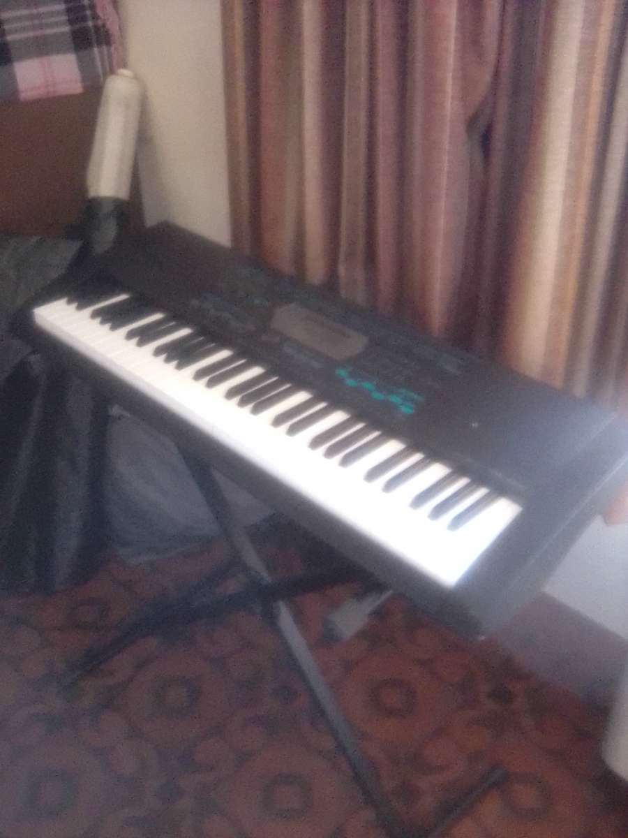 Casio CT2100 keyboard