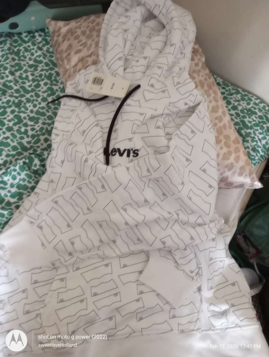 Levis white pull over