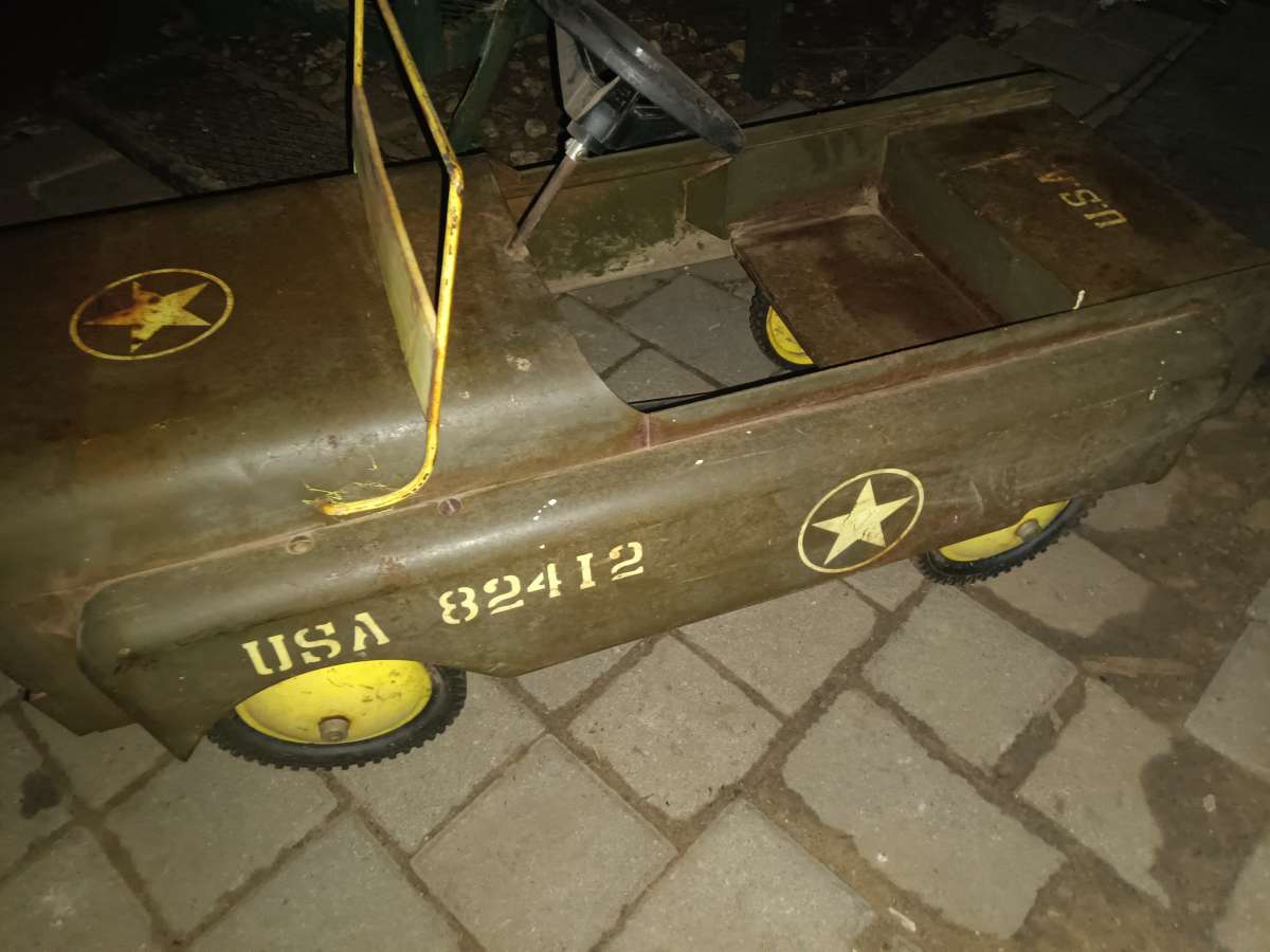 Vintage 1950s metal Military Jeep