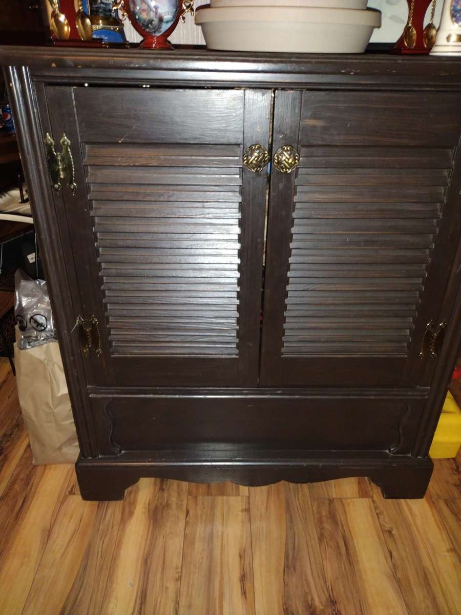 antique hideaway bar