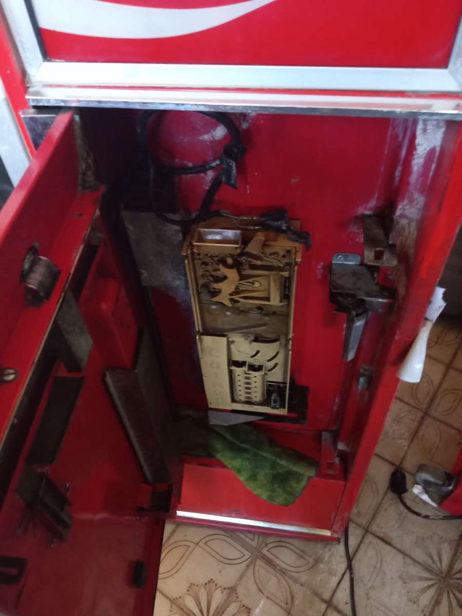 1960s coke vending machine