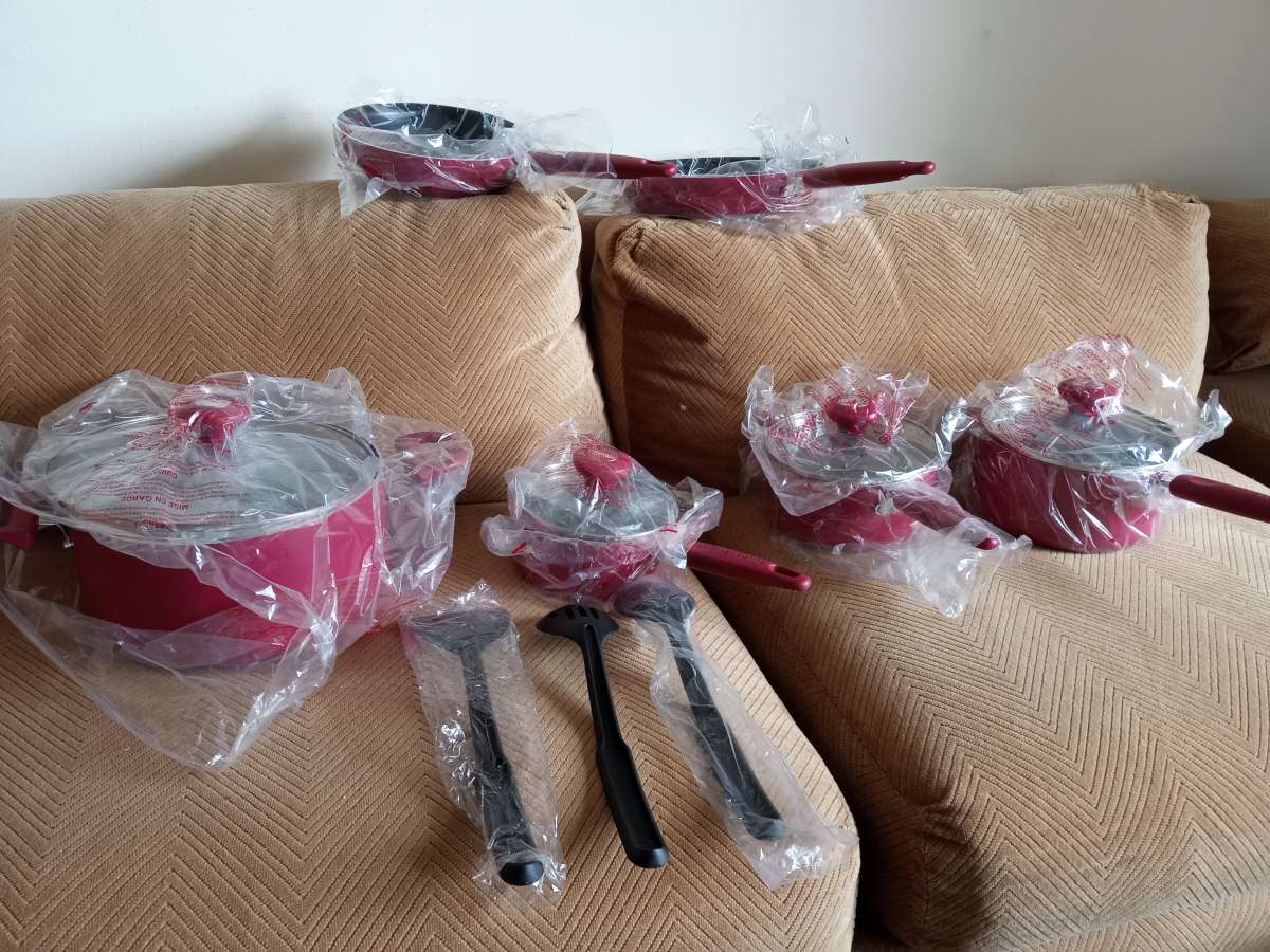 pots and pans set from QVC Rachel ray series