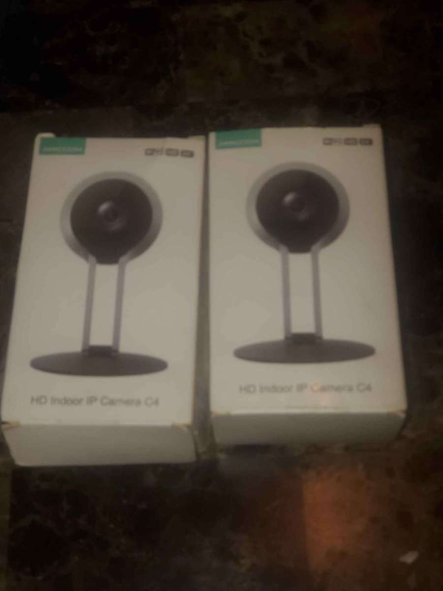 2 HD Indoor IP Cameras C4
