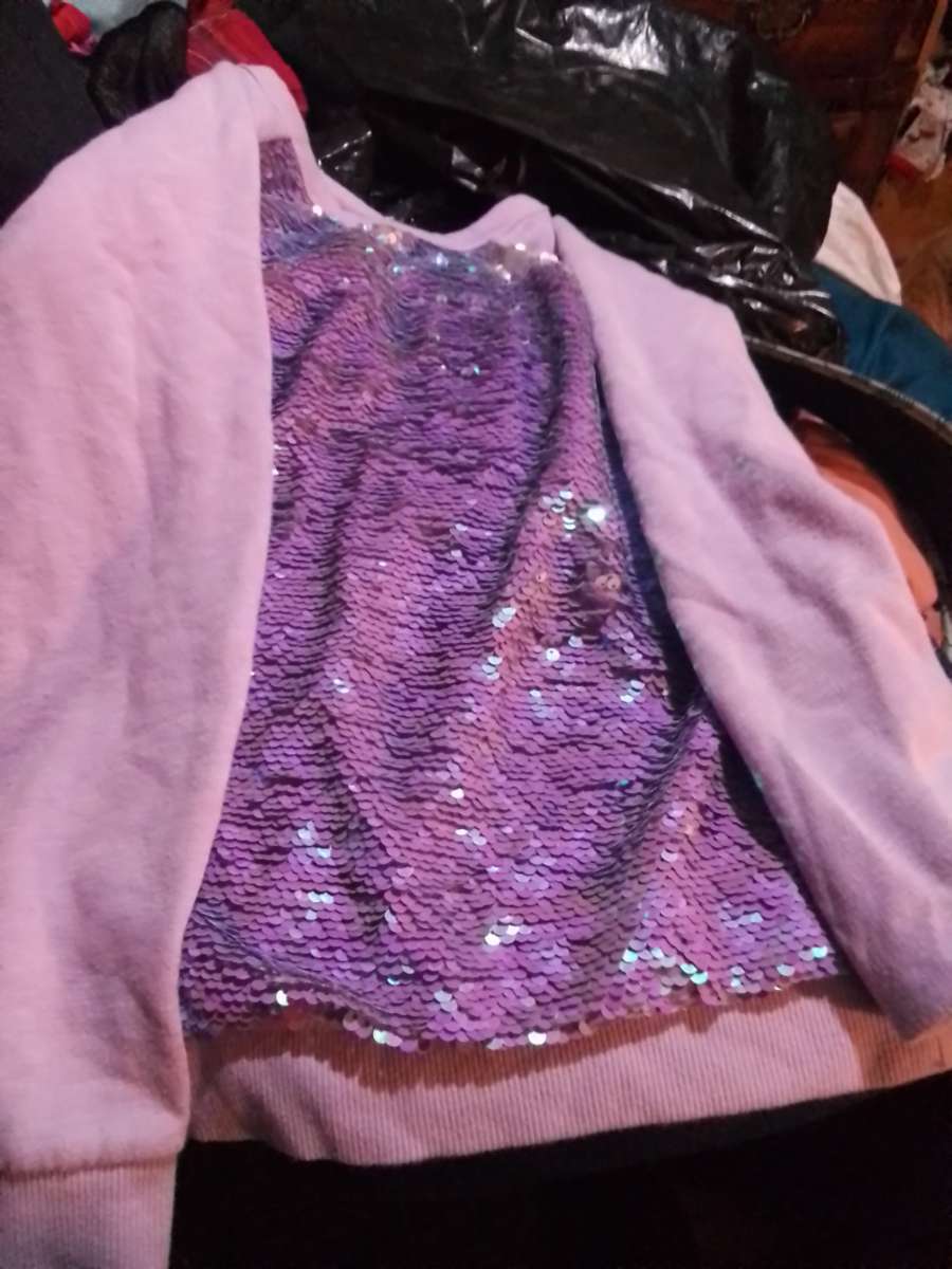 girl sweat shirt