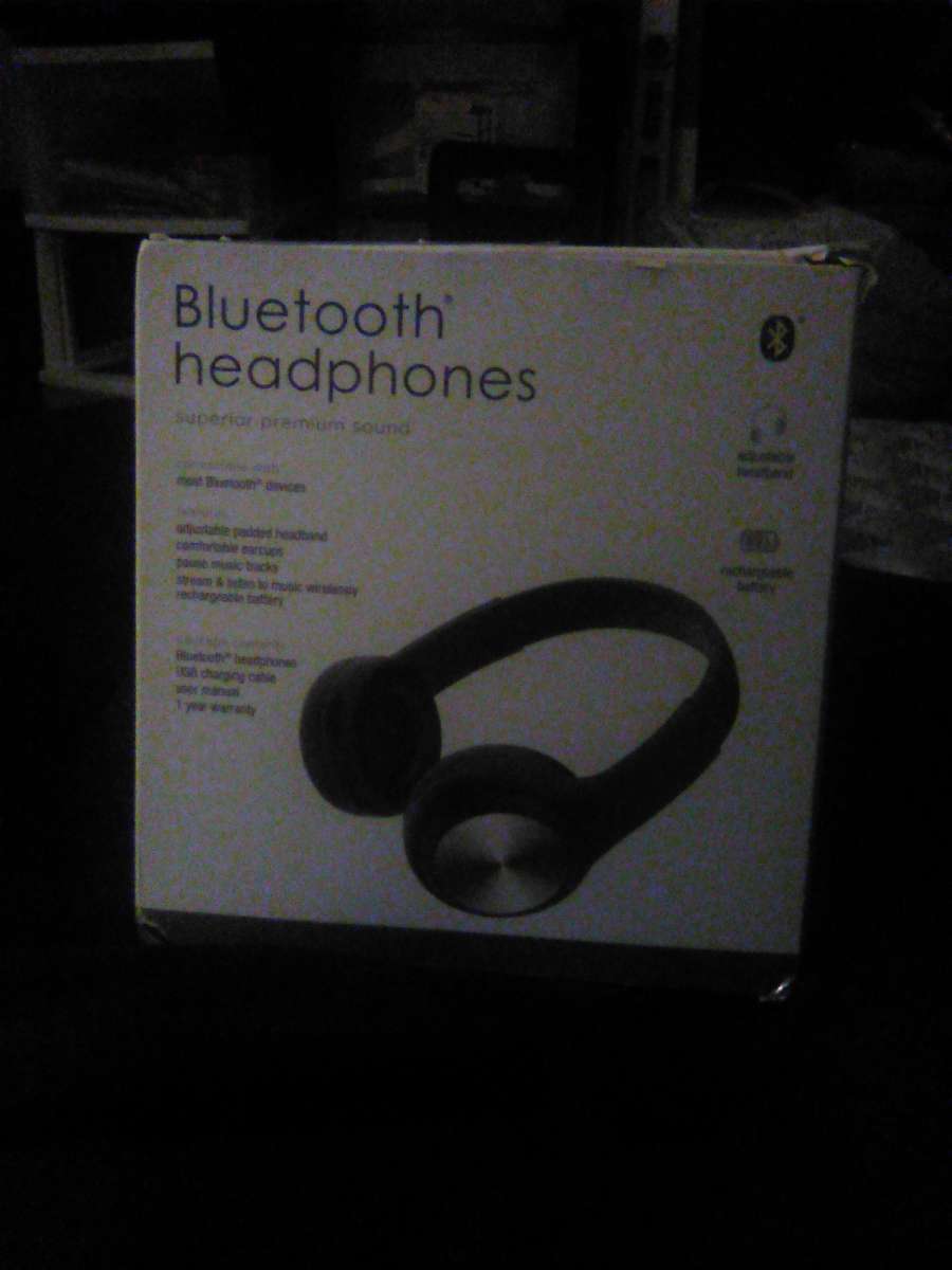 Bluetooth wireless headphones
