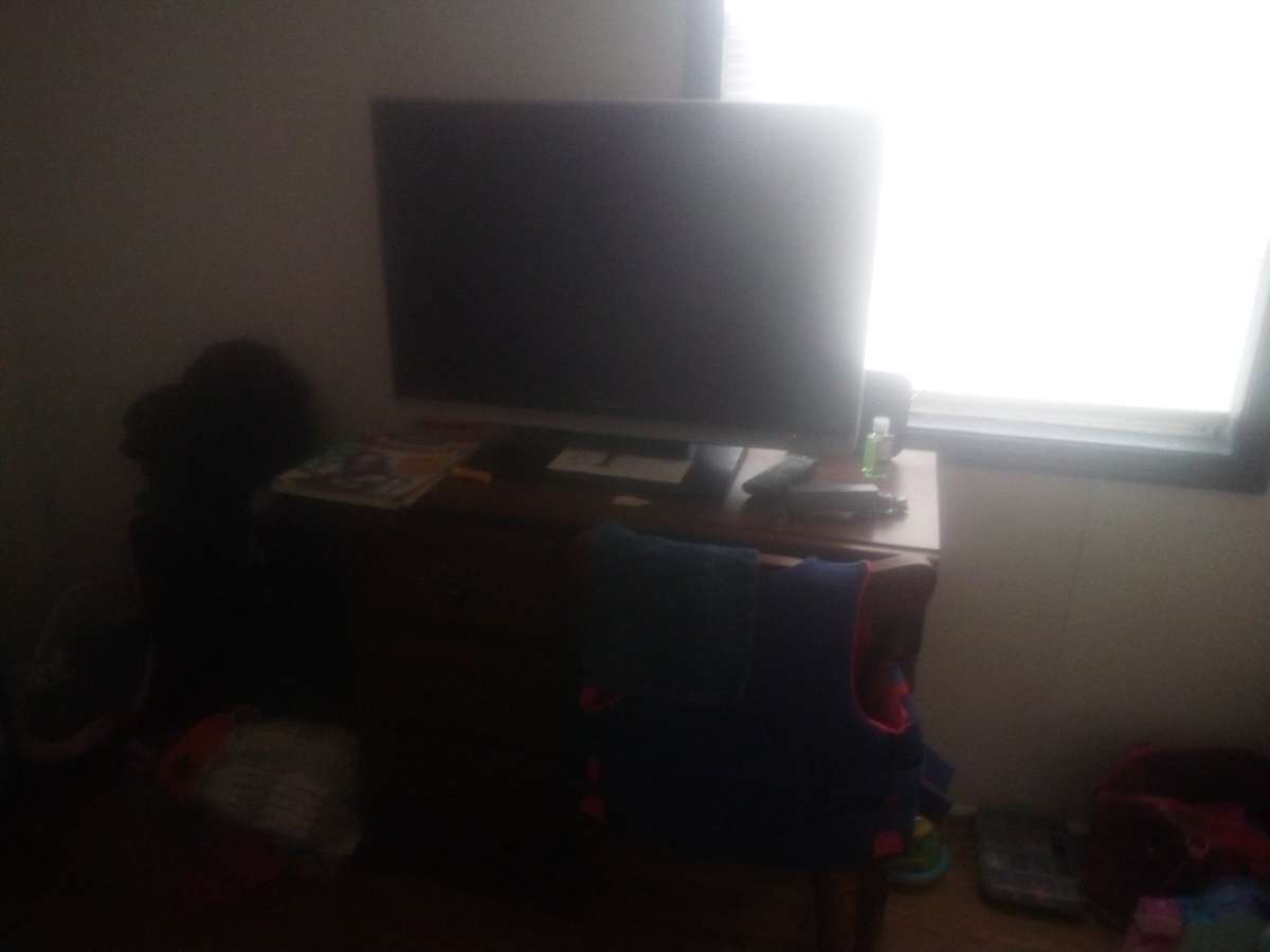 Tv with Desk and chair