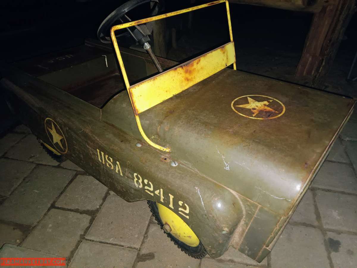 Vintage 1950s metal Military Jeep