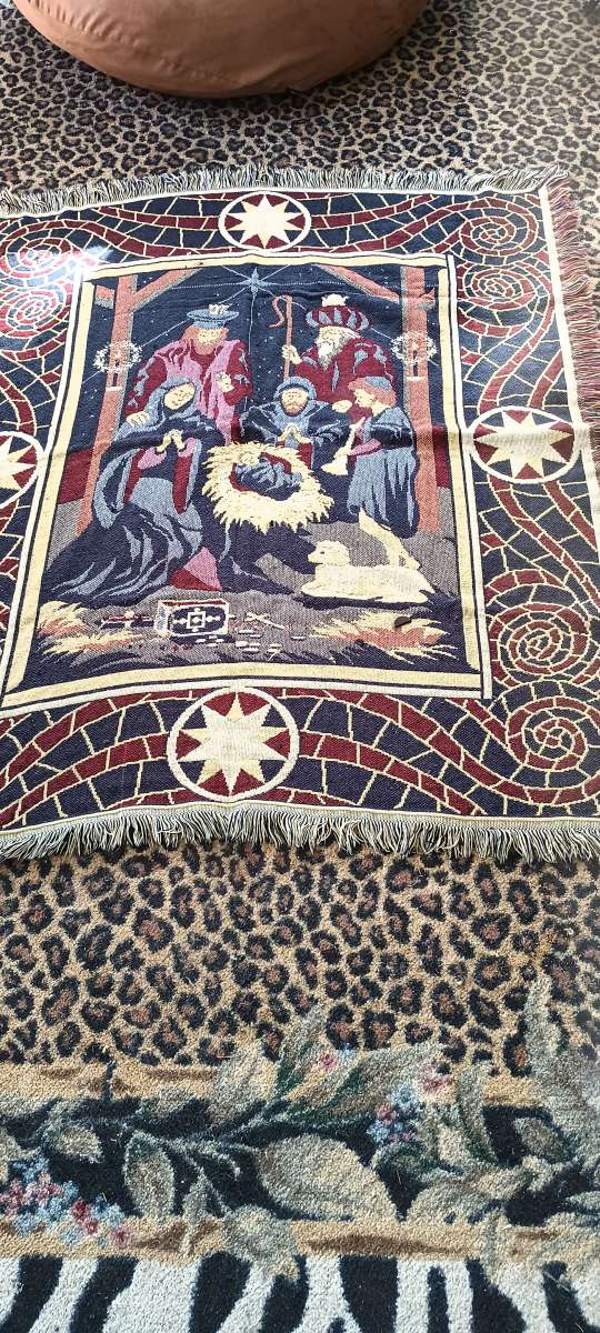 Crown Craft. Throw Rug.