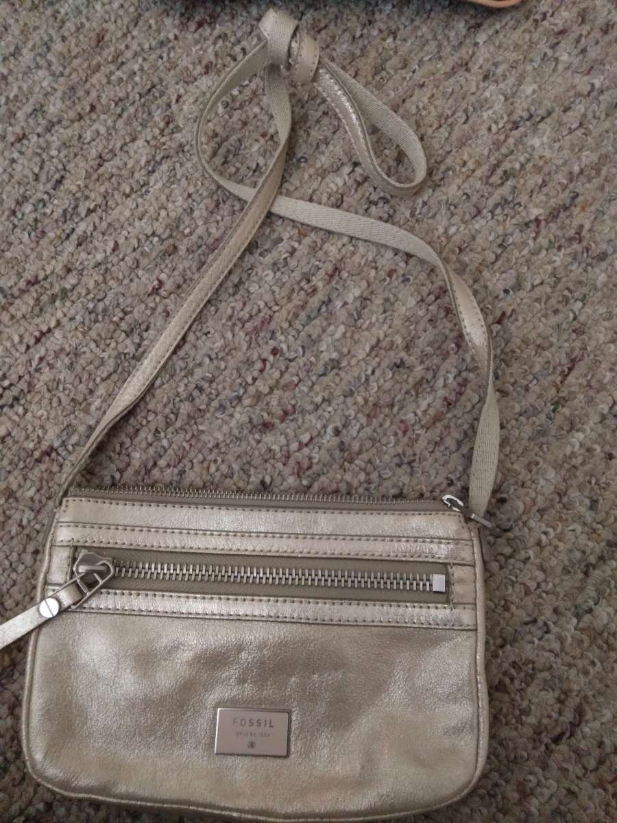 Fossil purse
