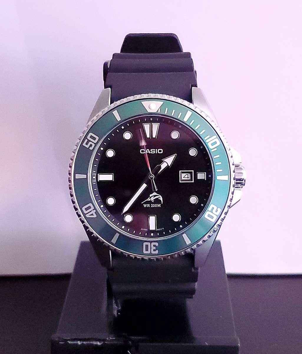 Mens Casio Watch Mdv106b1a3v 200 Meter Green Rotating Bezel