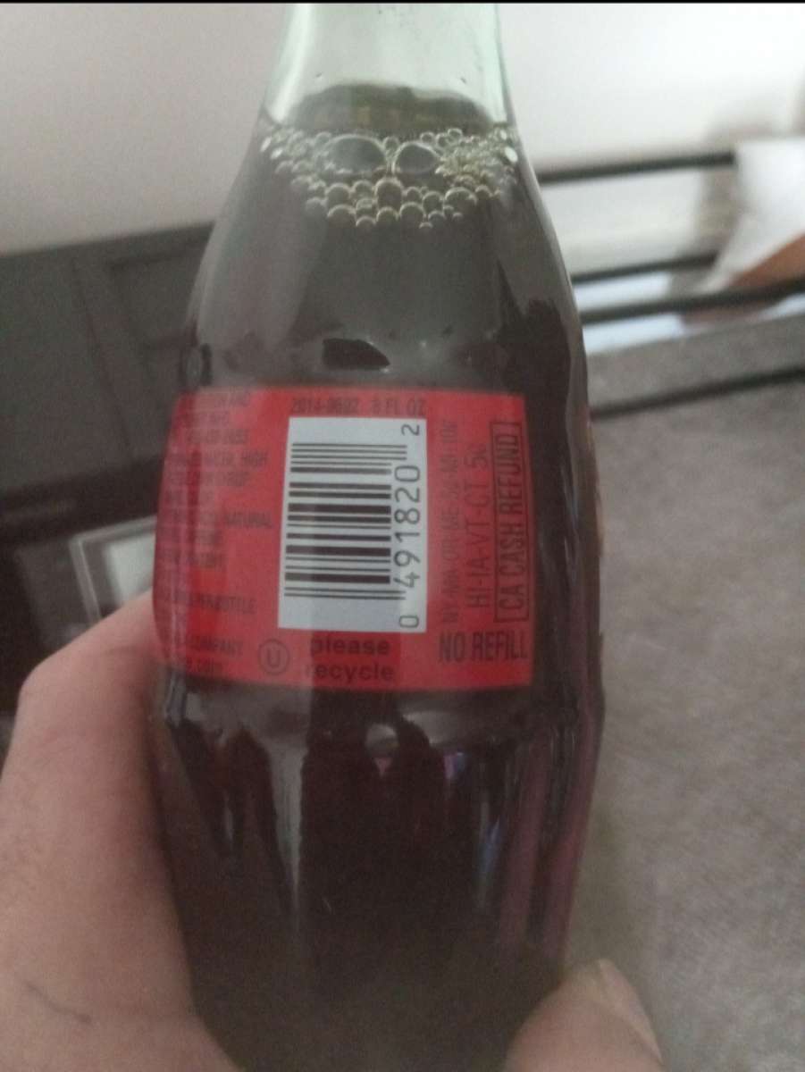 COCA COLA Holiday 2014 8fl Ounce Glass Bottle