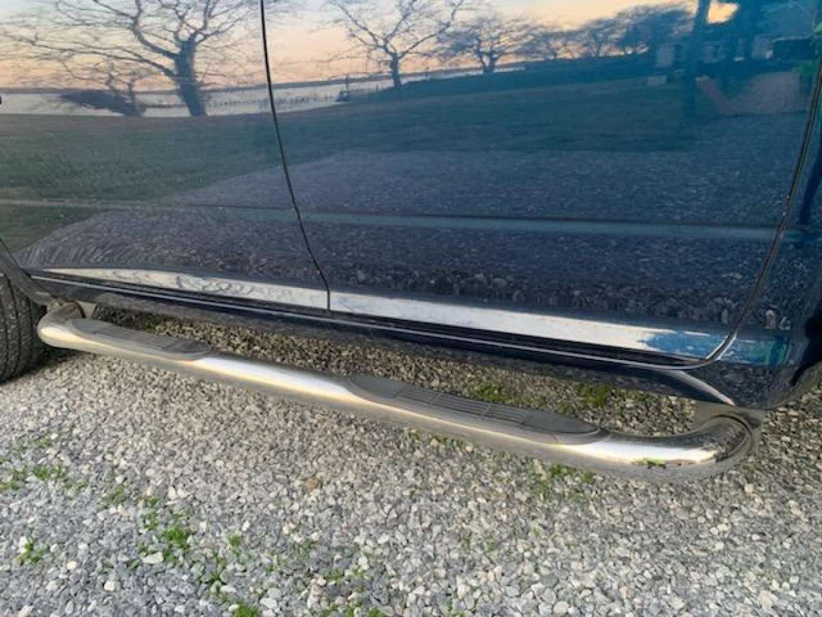 bar step for a Ram truck