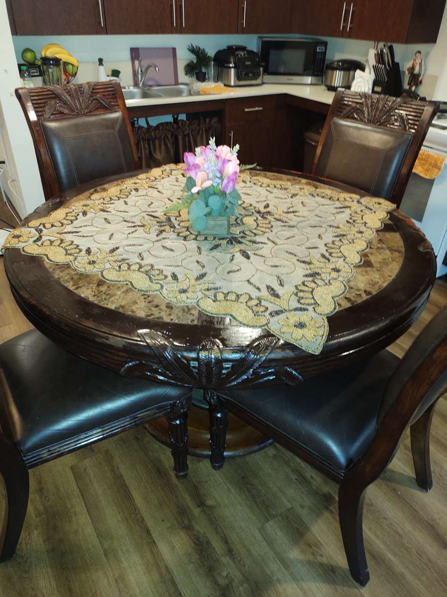 Dinning set  Comedor con 4 sillas