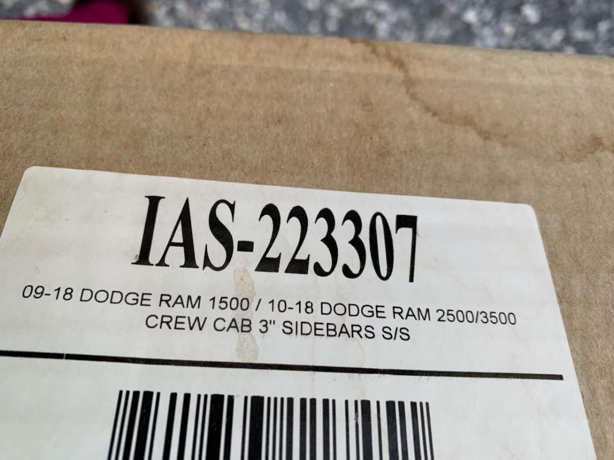 bar step for a Ram truck