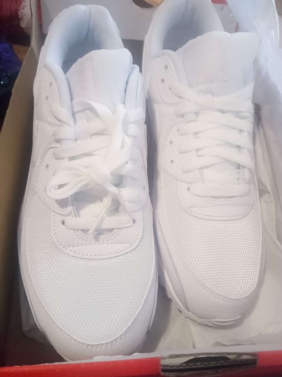 white mens shoes