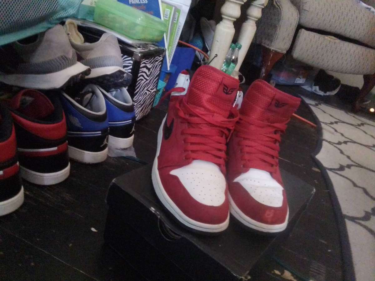 Jordan 1s in great shape and please dont waste OUR time