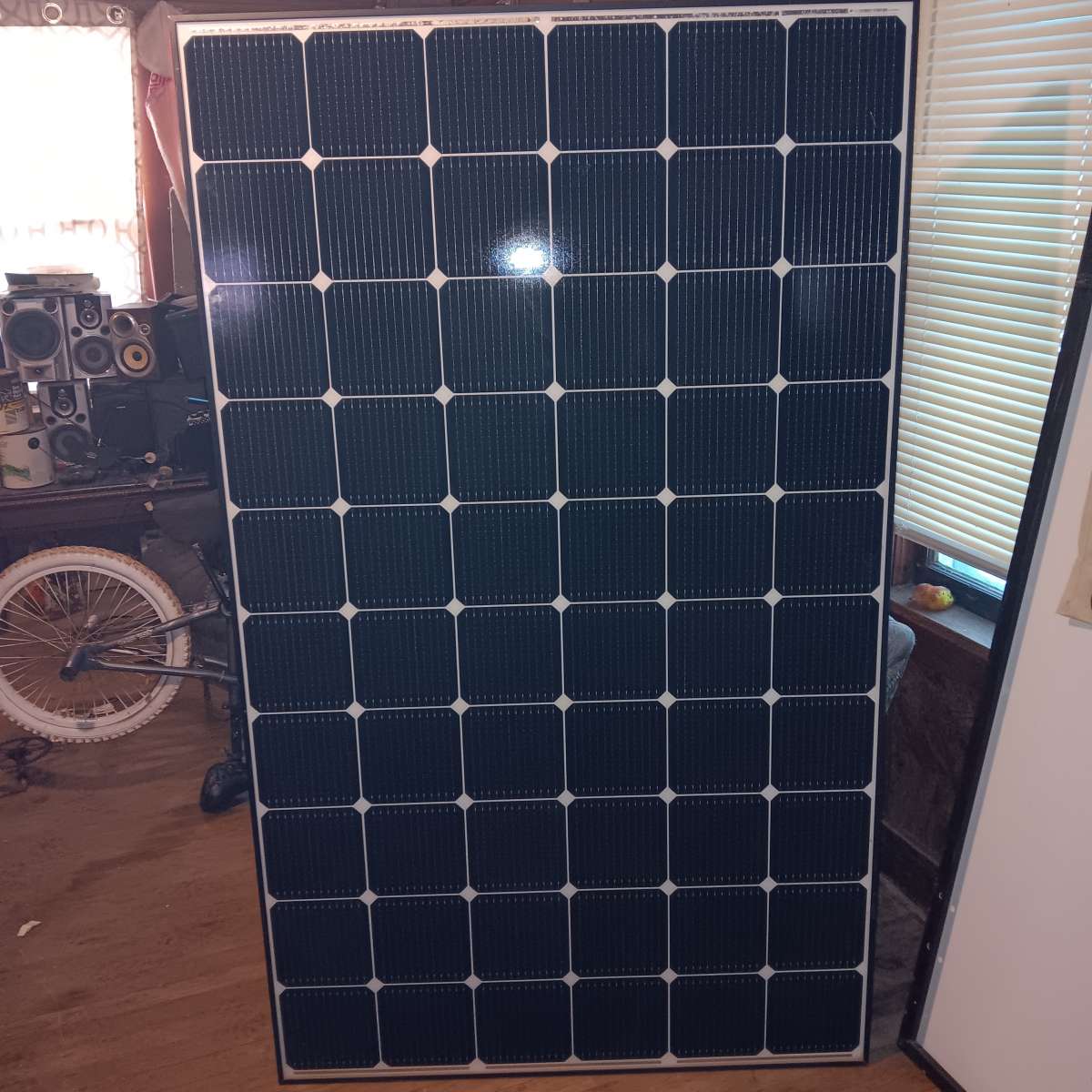 LG solar panels for house 250 a piece