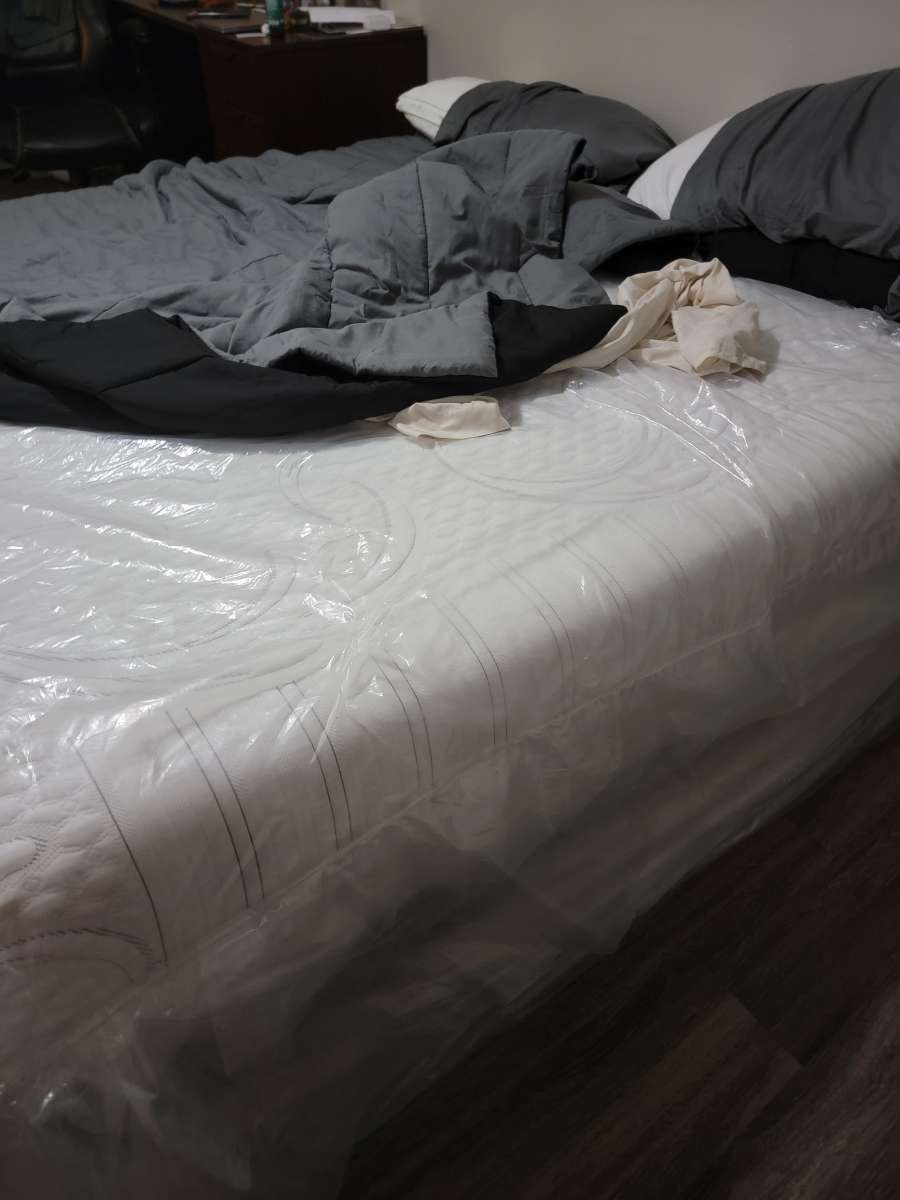 tempurpudiuc foam king size bed