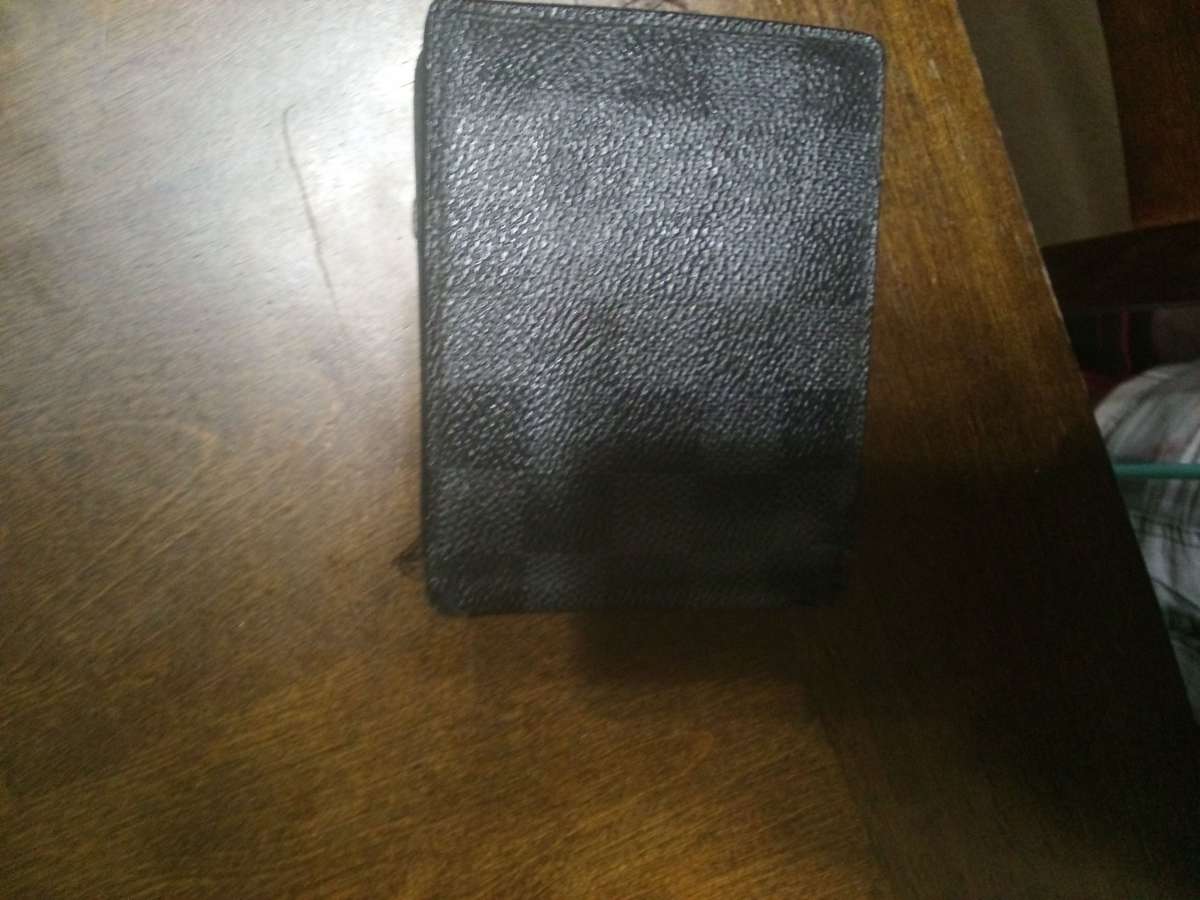 used LV WALLET