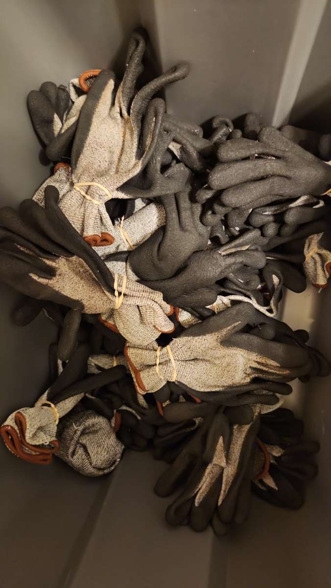 nitrile frosted cut proof gloves