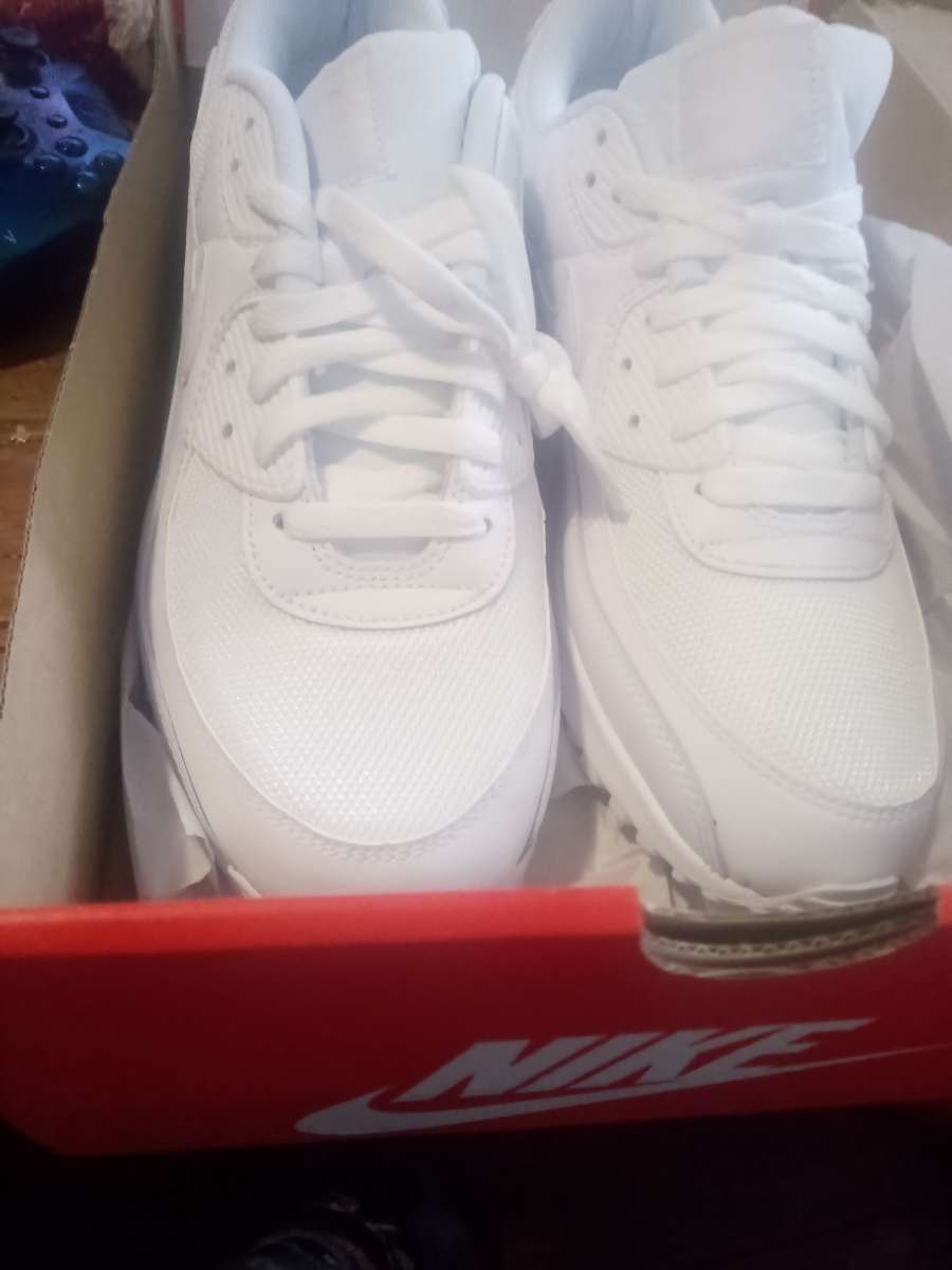 white mens shoes