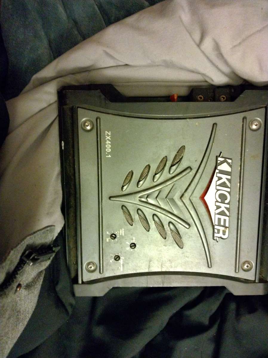 Selling hooverboard amp 3subwoofers straight edgerazor wcase