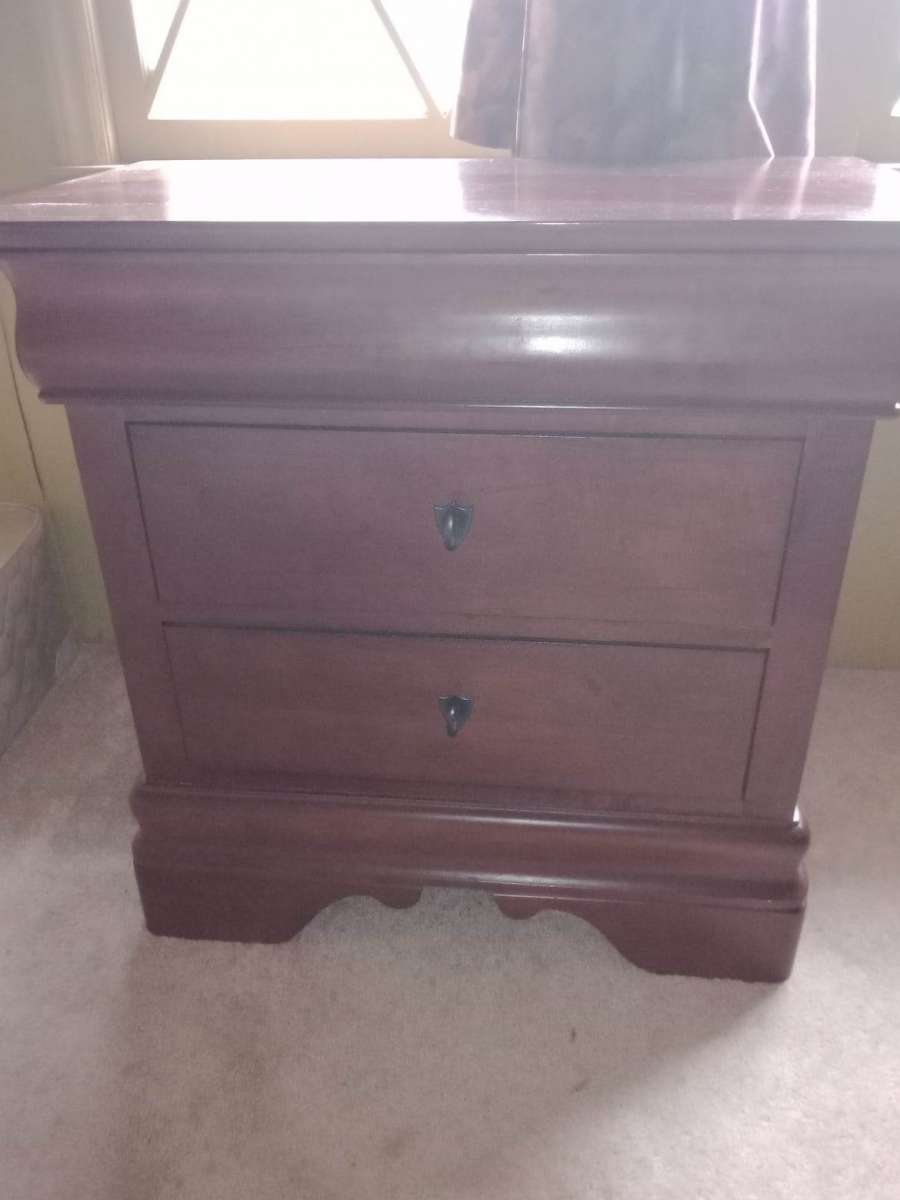 Kincaid Cherry Wood Wardrobe Bedroom Suit