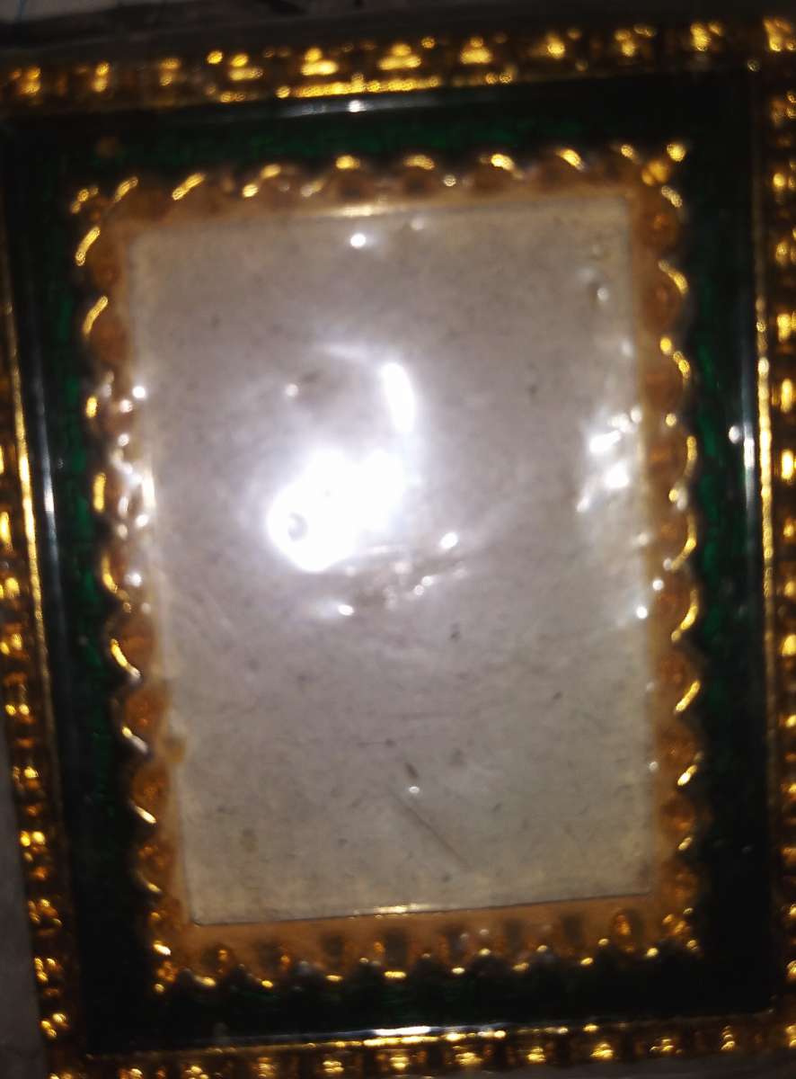 small gold trimmed picture frame