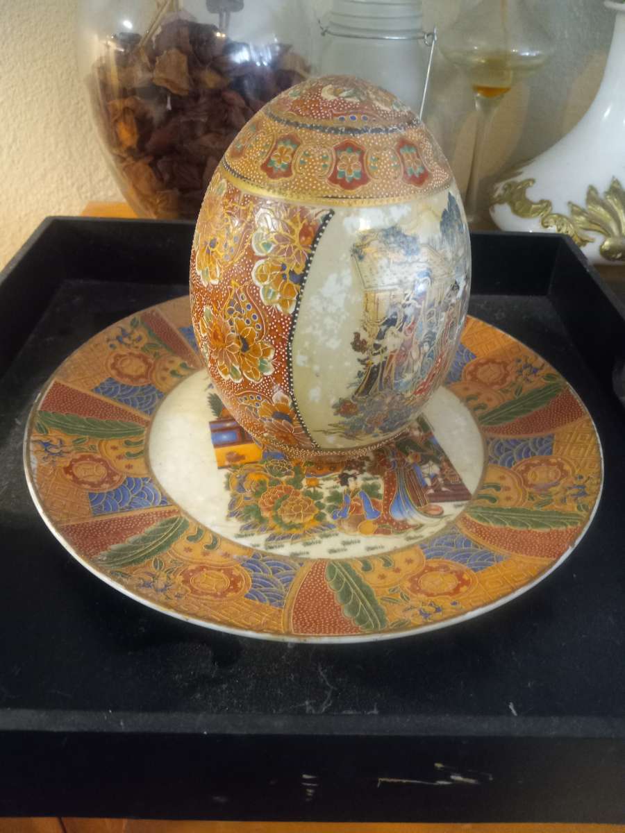 Dragon Egg with Two Plates