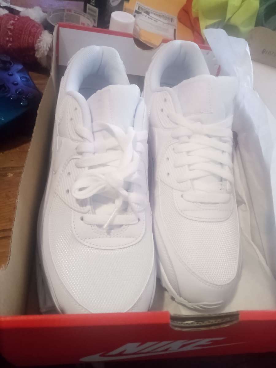 white mens shoes