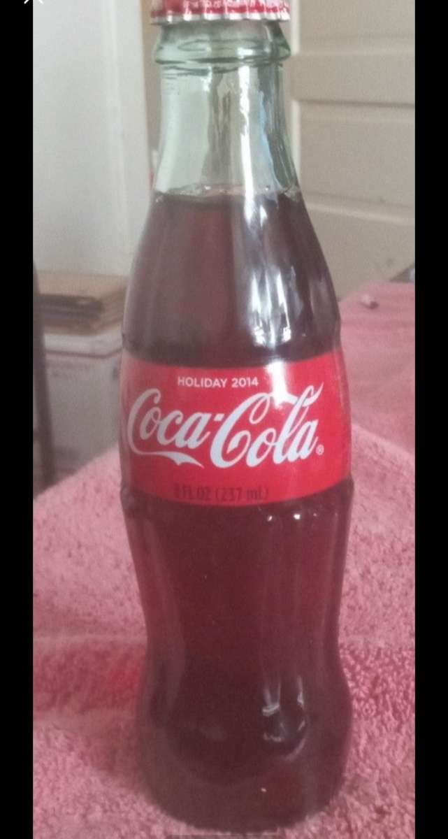 COCA COLA Holiday 2014 8fl Ounce Glass Bottle