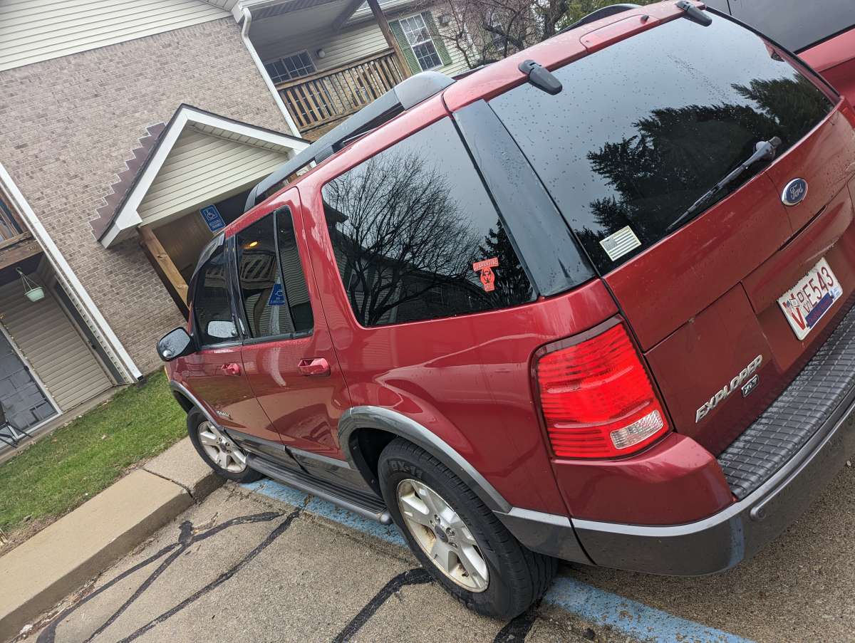 2005 Ford Explorer XLT 4X4
