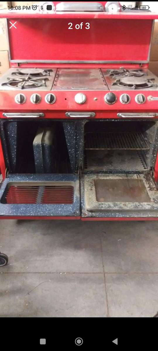 1940s OKeefe and Merritt gas stove