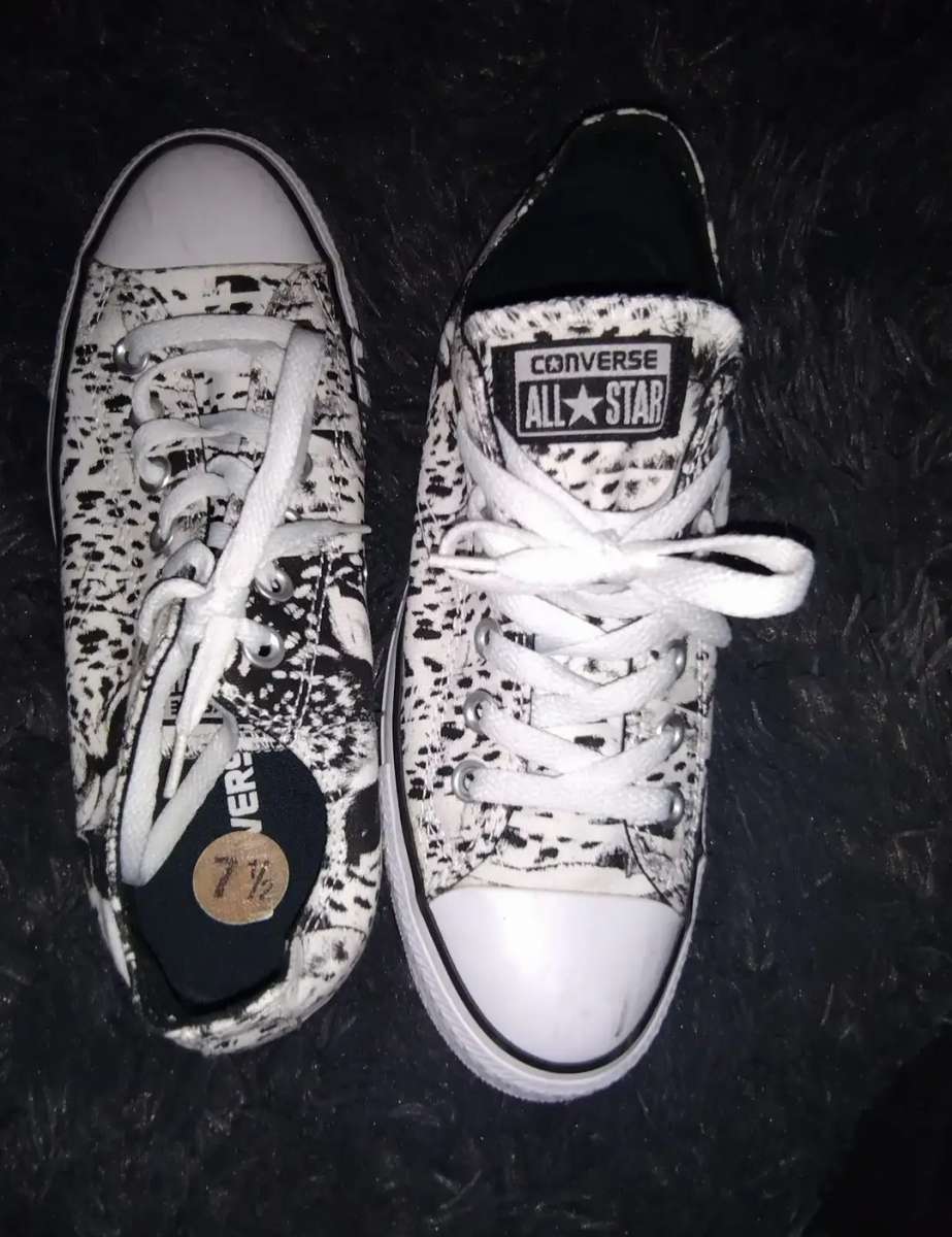 all star converse shoes size 7 and a half