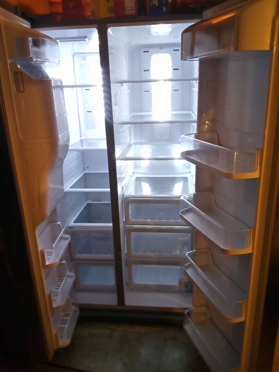 Samsung Bluetooth capable refrigerator