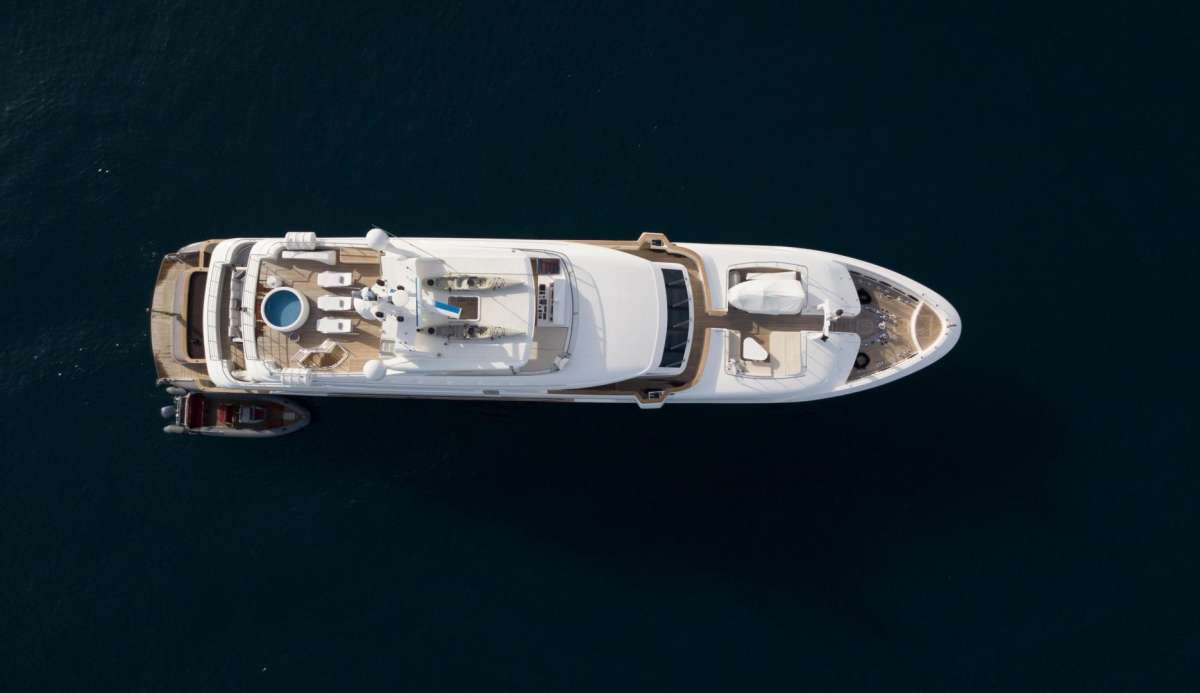 yacht komokwa