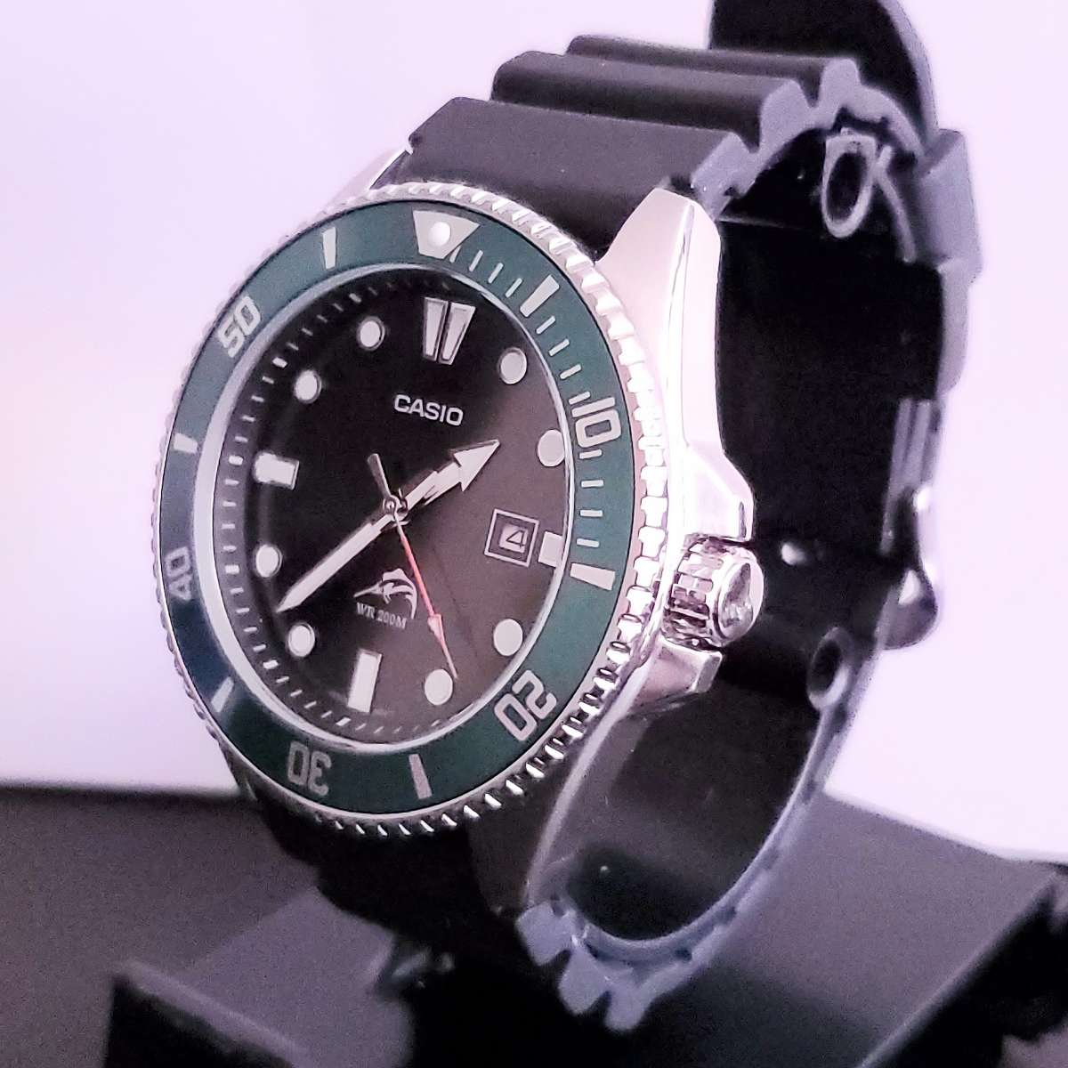 Mens Casio Watch Mdv106b1a3v 200 Meter Green Rotating Bezel