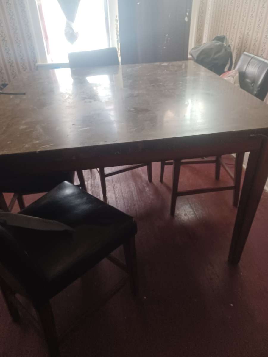 marble dinning room table with 4 chairs